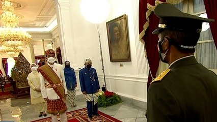 Hadiri HUT RI, Jokowi Kenakan Pakaian Adat Lampung dan Wapres Adat Sunda