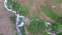 Erzincan'da Konarlı Şelalesi doğal güzelliğiyle cezbediyor
