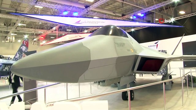 ‘Milli Muharip Uçak’ 15. Savunma Sanayii Fuarı’nda görücüye çıktı