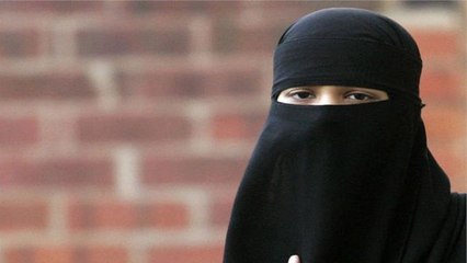 Download Video: Afghanistan में तालिबान Muslim Women को बुर्का पहनाने पर जोर, Burqa का असली मतलब | Boldsky