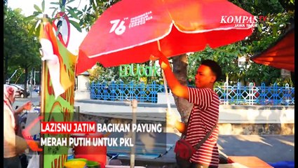 Lazisnu Jatim Bagikan Payung Merah Putih untuk PKL