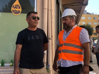 Molozların altında kalan yavru kediler böyle kurtarıldı