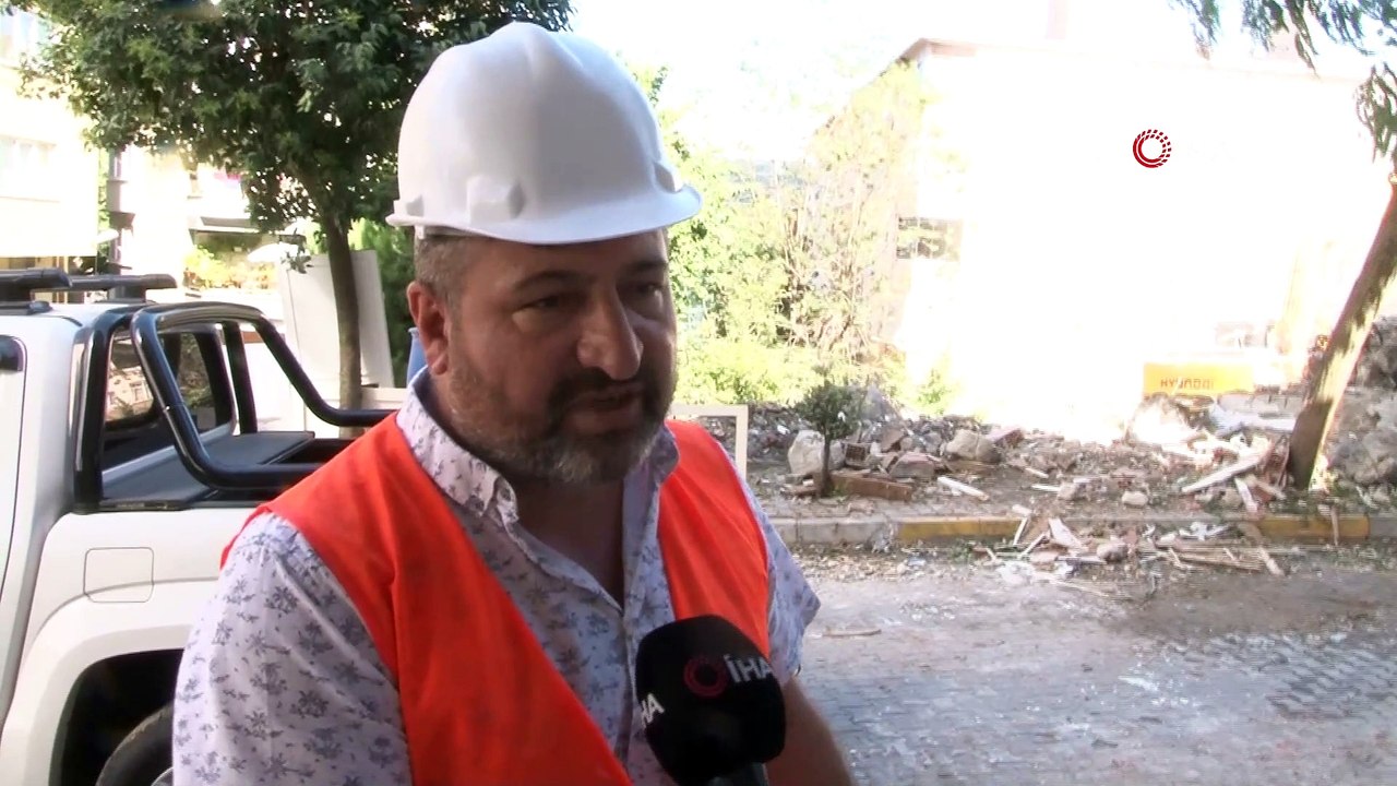 Molozların altında kalan yavru kediler böyle kurtarıldı