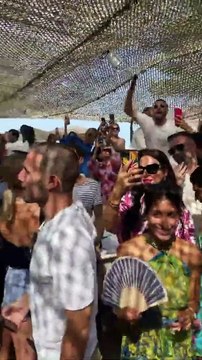 Elton John : son concert improvisé dans un restaurant de Cannes