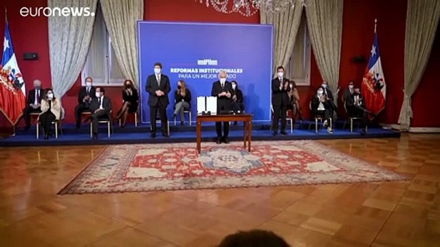 Chile acogerá a diez mujeres activistas afganas y sus familias, anunció Sebastián Piñera