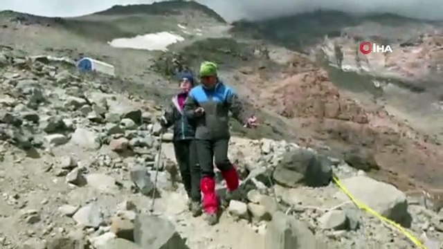 Ağrı Dağı ilk defa görme engelli bir kadını ağırladı