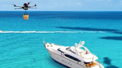 Así son los drones 'al estilo Glovo' que ya reparten comida en las embarcaciones de Ibiza