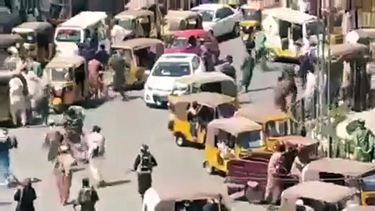 Afghanistan, proteste a Jalalabad: talebani sparano - Video
