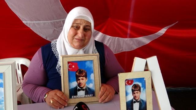 Evlat nöbetindeki anneden yürek yakan çağrı: Oğlum geri dön, kaç gel