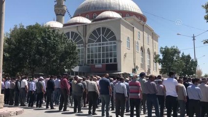 Son dakika haber! Büyükşen çifti cinayetinde "yardım ve yataklık" suçlamasıyla tutuklu olan Mustafa Okşen'in cenazesi defnedildi