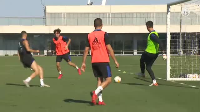 El Real Madrid continúa preparando su partido ante el Levante