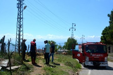 Elektrik direğinden çıkan kıvılcım yangına neden oldu