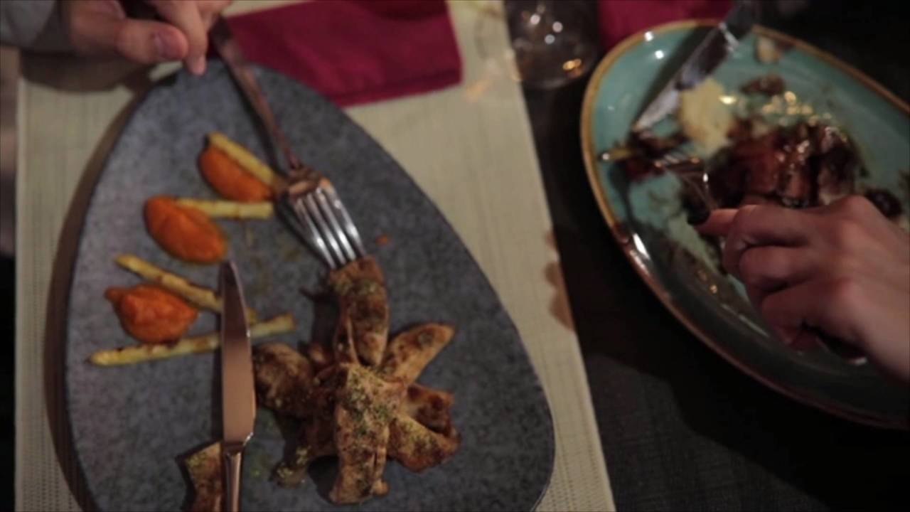 How to Dine Out Safely with Food Allergies