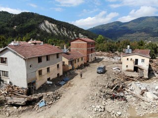 Sel sularının yıktığı köydeki vatandaşlar dehşet anlarını anlattı