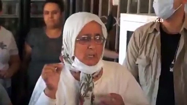 Milas'ta bir vatandaş gözyaşlarını tutamadı: Bize çay attı; oğlum yangından kaçarken kaza yaptı, o halde işe gitti, ekmek davası ekmek