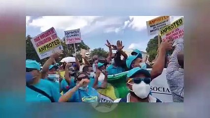 Técnicos profesionales marchan en reclamo de regularización de salario