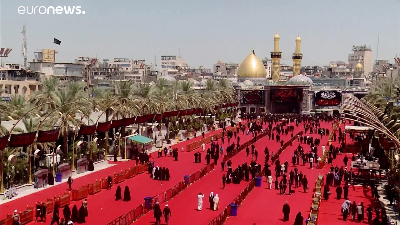 شاهد: شيعة العراق يحيون ذكرى عاشوراء في مدينة كربلاء