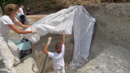 Pompei: scoperta tomba unica, e' giallo