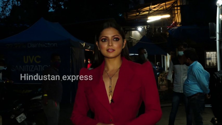 Beautiful Drashti Dhami in Red with Karan Johar, Dino Morea & Kunal Kapoor