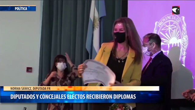 Diputados y concejales electos recibieron diplomas