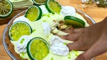 This artist bakes realistic desserts with slime