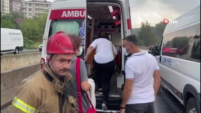 Son dakika haber! Kartal TEM bağlantı yolunda 7 aracın birbirine girdiği zincirleme kaza meydana geldi. Kazada yaralıların olduğu öğrenildi.