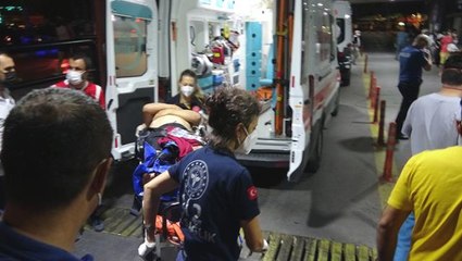 Halı sahada "Kız gibi oynamayın" diyerek tartıştıkları polis memurunu vurdular