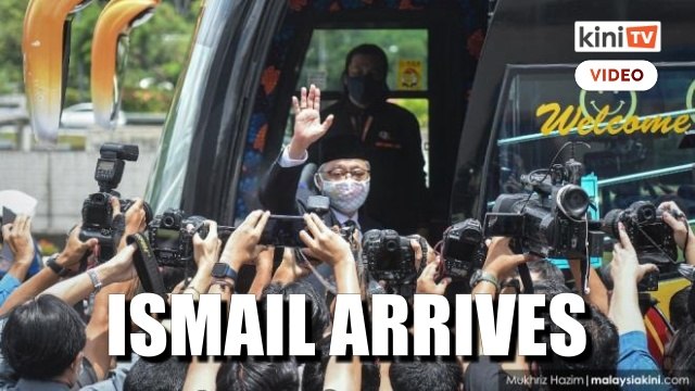 Ismail Sabri arrives at palace