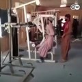 مقاتلو طالبان يمارسون الرياضة ويلعبون داخل مدينة ملاهي