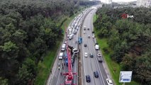 Sancaktepe TEM bağlantı yolunda 7 aracın karıştığı zincirleme trafik kazası havadan görüntülendi