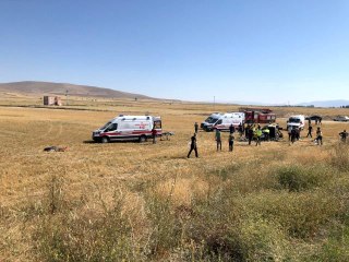 Kayseri'de hafif ticari araç şarampole uçtu: 3 ölü, 8 yaralı