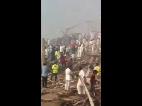 آثار الدمار الذي خلفه انفجار الرياض