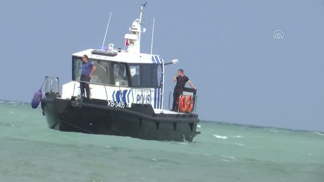 KASTAMONU - Jandarma komando timi Kağanlar , Ezine Çayı'nın Karadeniz'e döküldüğü alanda kayıp arıyor