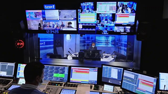 Incendie dans le Var : le feu pas encore fixé , les pompiers vigilants mais optimistes