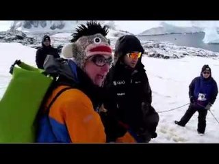 حمدة البناء أصغر إماراتية تصل إلى القطب الجنوبي