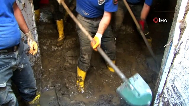 Sel felaketi bölgesinde 300’e yakın vatandaşı kurtaran kahraman tim