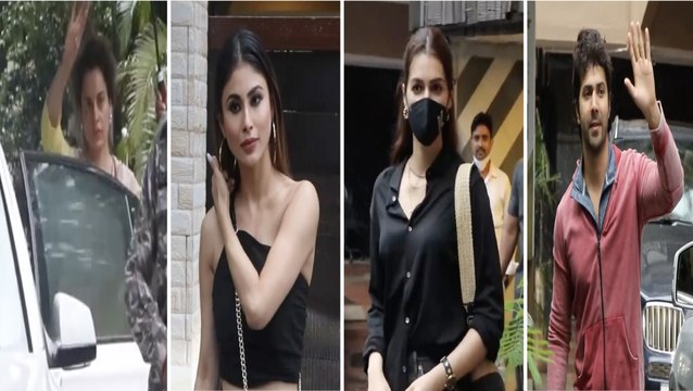 Beauties Kangana Ranaut, Mouni Roy, Kriti Sanon & Heartthrob Varun Dhawan Snapped Today At Mumbai