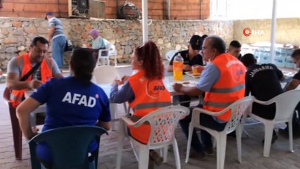 Antalya’daki orman yangınından 82 yaşındaki yaşlı adamı jandarma kurtardı