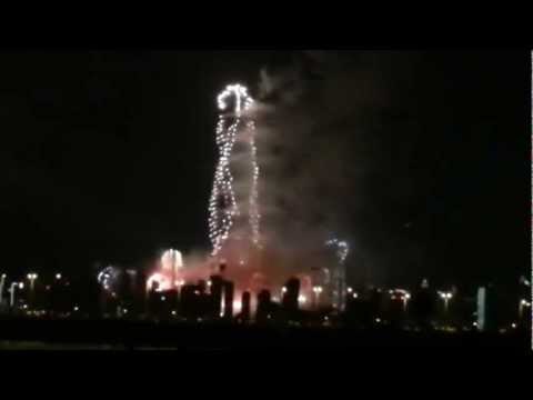 الألعاب النارية في برج خليفة عشية رأس السنة 2013