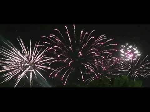 عدسة البيان ترصد أجواء العيد في القرية العالمية / 2