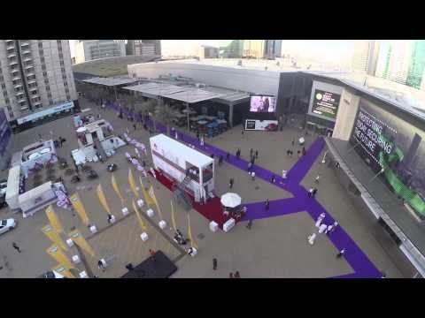 طائرة البيان تتجول في جيتكس 2014 من الأعلى