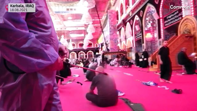 Hundreds of thousands of pilgrims thronged for the Shiite commemoration of Ashura