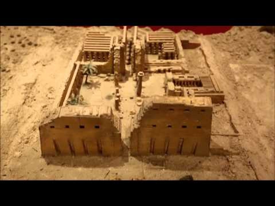 القرية العالمية تحتضن الفراعنة