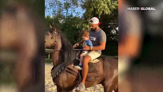 Kuruluş Osman'ın yıldızı Burak Özçivit, oğluyla ata bindi! İşte o anlar...