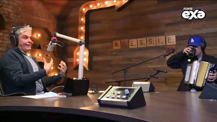 ¡Estamos completamente en vivo con Santa Fe Klan, en una entrevista especial para #JessieEnExa!  (505)