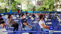 Jornada de vacunacion en el sector de Pueblo nuevo, donde autoridades del área se presentaron  - Nex Noticias