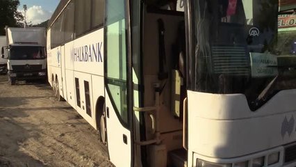 KASTAMONU - Halkbank, sel felaketi yaşayan Bozkurt'a gönderdiği araçlarla yardım ediyor