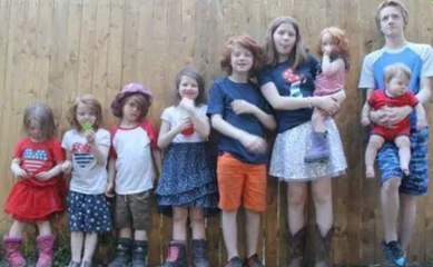 2'şer yıl arayla 11 çocuk doğuran kadın çocuklarını ayırt etmek için renk yöntemini kullanıyor