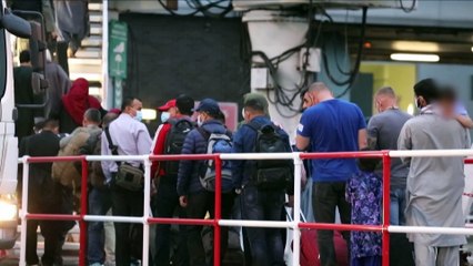 Сотни афганцев бегут от талибов в Европу