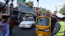 أفغان يتحدون طـ الـ  ـبـ  ـان ويخرجون إلى الشوارع ملوحين بأعلام بلادهم في ذكرى يوم الاستقلال